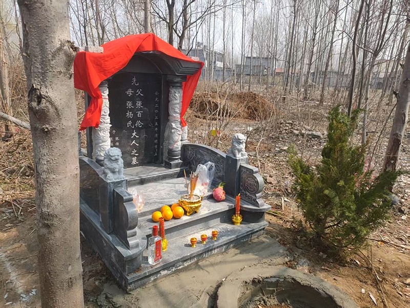 墓碑墓穴